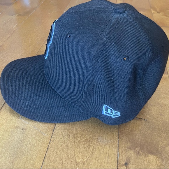 Boston Red Sox hat - Picture 4 of 4